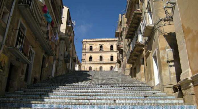 Caltagirone, la scalinata di Santa Maria del Monte: 142 gradini d’arte