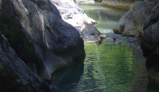 Calabria, le terme nella grotta grotta delle ninfee